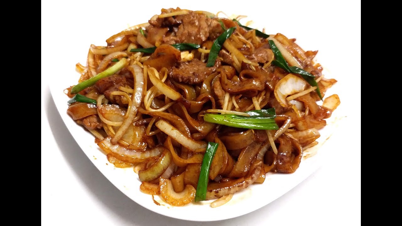 Stir Fried Flat Rice Noodle w/ Beef